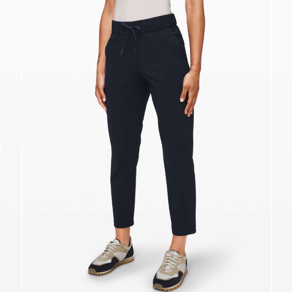 Lululemon On the Fly 7/8 Pant
True Navy